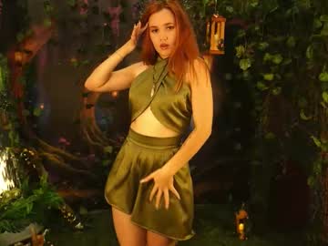 Eliz Gallen • redhead • 22y • Woodland • public