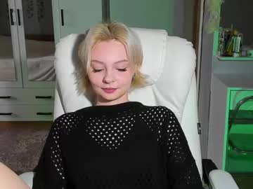 Live webcam: Ellales, 22 yrs - Female Sex Cams