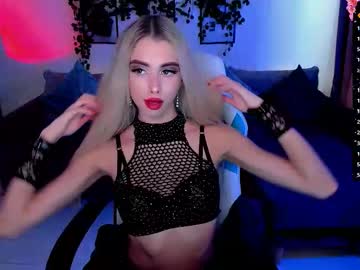 Em Luna • cuckold • 20y • Live from the VIP lounge you only dream of getting into?? • public