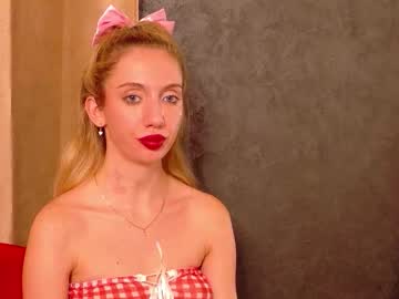 Em Milly  • blonde • 21y • budapest • public