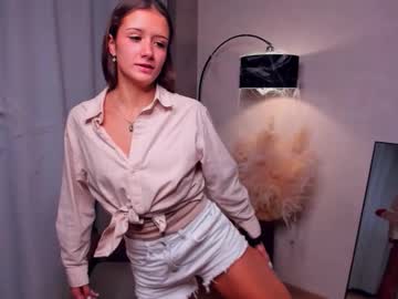 Emelineweeman live cam profile photo