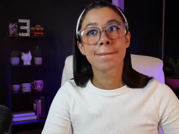 Emily  Rodri • feet • 0y • close to your heart • public