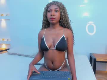 Emily Browne • ebony • 27y • Antioquia, Colombia • public