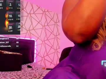 Emilyrosee1 • milk • 25y • colombia • public