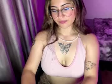 Emma  Bell  • hairyarmpits • 19y • In your heart • public