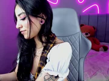 Emma Lirys • couple • 21y • Colombia • public