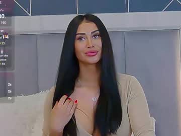 Emylaveau • pussy • 27y • In your dreams?????? • public