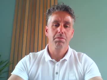 Enzoenzo7 • feet • 40y • Amsterdam • public