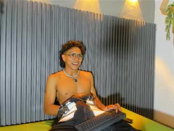 Live cam boy Ethan_cts, 18 yrs – Hot Male Cams