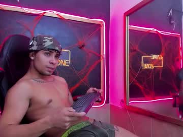 Live cam boy Ethan_york – Hot Male Cams