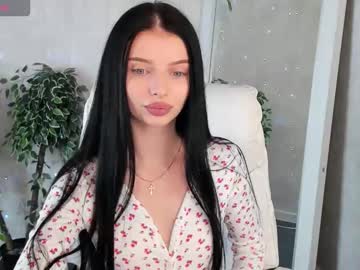 Eva Mayers • brunette • 18y • Germany • public