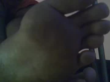 Evilsoles • feet • 0y • Berlin • public