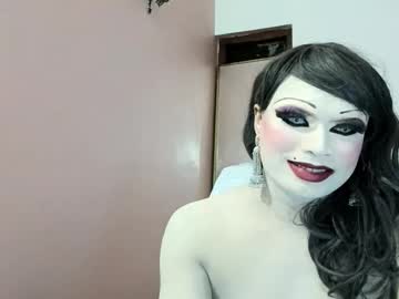 Farrah X • sissy • 27y • Gotham City • public