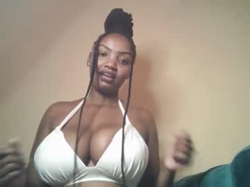 Flirtymimie • bigboobs • 25y • right next to you daddy • public