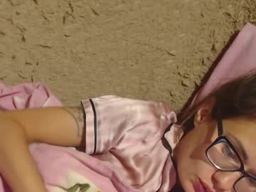 Flowercandydoll • skinny • 24y • safe place • public