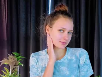 Foxfever live cam profile photo — HD — shy — age 19 — Vilnius, Lithuania