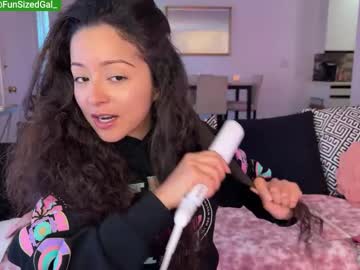 Funsizedgal • pvt • 25y • United States • public