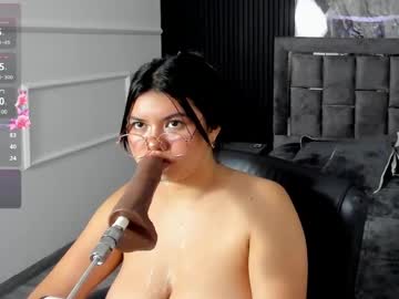 Giiabloom • fuckmachine20y • you heart • public