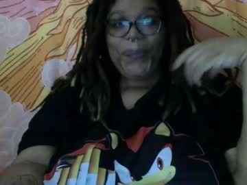 Goddesshoneybun • curvygoddess • 24y • USA • public