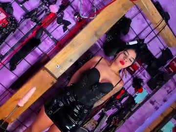 Grace Pervert • bdsm • 24y • FOURTH OF PUNISHMENTS ! • public