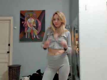 H0ney  Bunny • new • 19y • crazy house • public