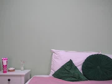 Haileymoon85 • milf • 40y • Europe • public