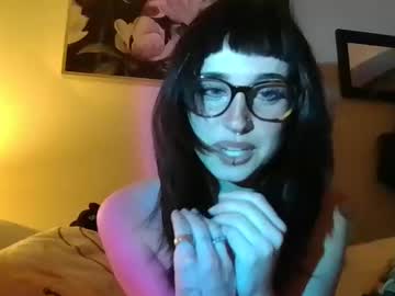 Hairyjess • glasses • 20y • California, United States • public