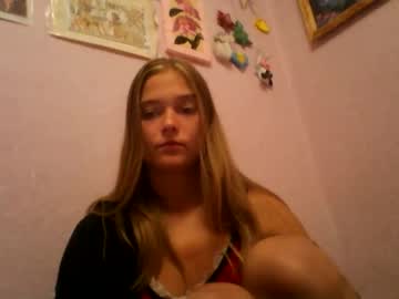 Happyemily19 • new • 20y • In your mind • public