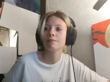 Hildaaxley • lovense • 18y • Norway • public