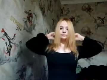 Hillaryschiraldi • 18 • 18y • Where lavender fields meet evening skies • public