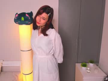 Honeey Beee • shy • 18y • The wonder world • public