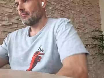 Honeydaddyforyou • beard • 0y • Spain • public