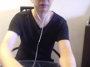 Live cam boy Ilie2u, 34 yrs – Hot Male Cams