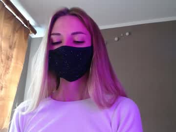 Iris Lave live cam profile photo — HD — skinny — age 24 — Europe