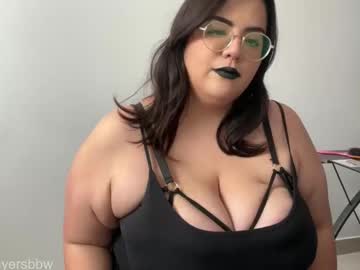 Isabellemyersbbw • bigboobs • 21y • Peru • public