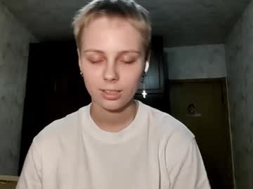 Jaclynstreitenberge • skinny • 18y • Mary from christmas • public