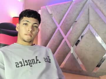 Live cam boy James_hill7, 20 yrs – Hot Male Cams