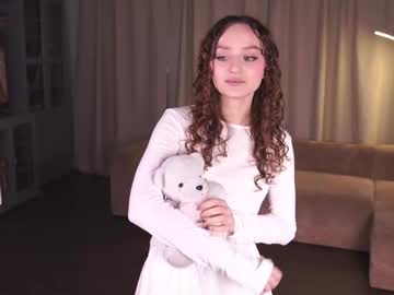 Jamilastoots • new • 18y • Hungary • away