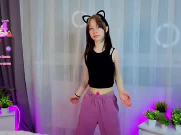 Joyce Murphy • shy • 18y • Netherlands • public