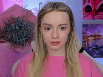 Juliabrewwer • blonde • 20y • ?? ???? ???? • public