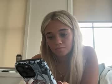 Juliannapeyton • 18 • 0y • Oklahoma, United States • public