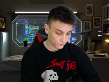 Justin_time111 • asian19y • le-de-France, France • public