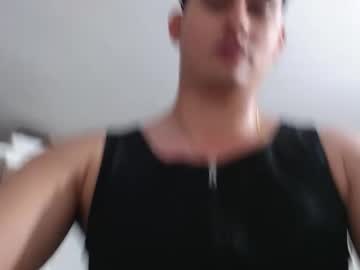 Kam And Friends • feet • 25y • Colombia • public