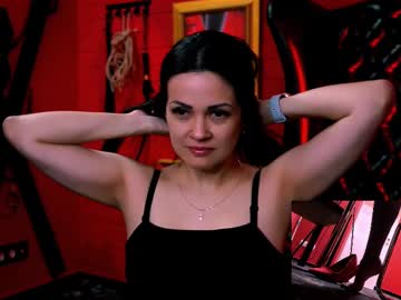 Karolinarobinson • goddess • 39y • Chaturbate • public