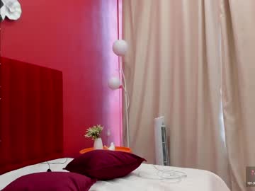 Kat__cat • feet25y • In your heart ? • public