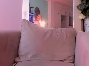 Kendalprince • anal • 19y • Colombia • public