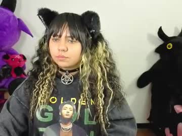 Kiiokapop   • goth • 20y • in your mind baby<3 • public