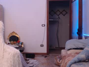 Kinkyerikat • femboy • 26y • Down The Rabbit Hole • away