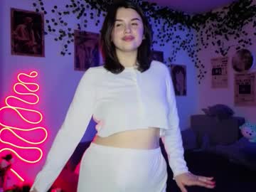 Kira Kick • 18 • 18y • Finland • public