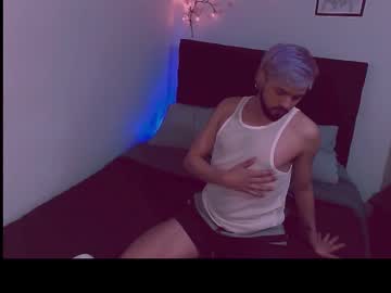 Kitsuneshadow22 • dildo • 25y • Colombia • public